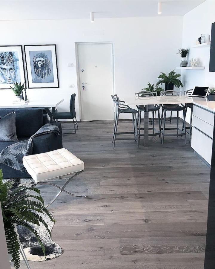 Ulivi Luxury Loft & Pool - The House Of Travelers Apartment Carate Urio Bagian luar foto